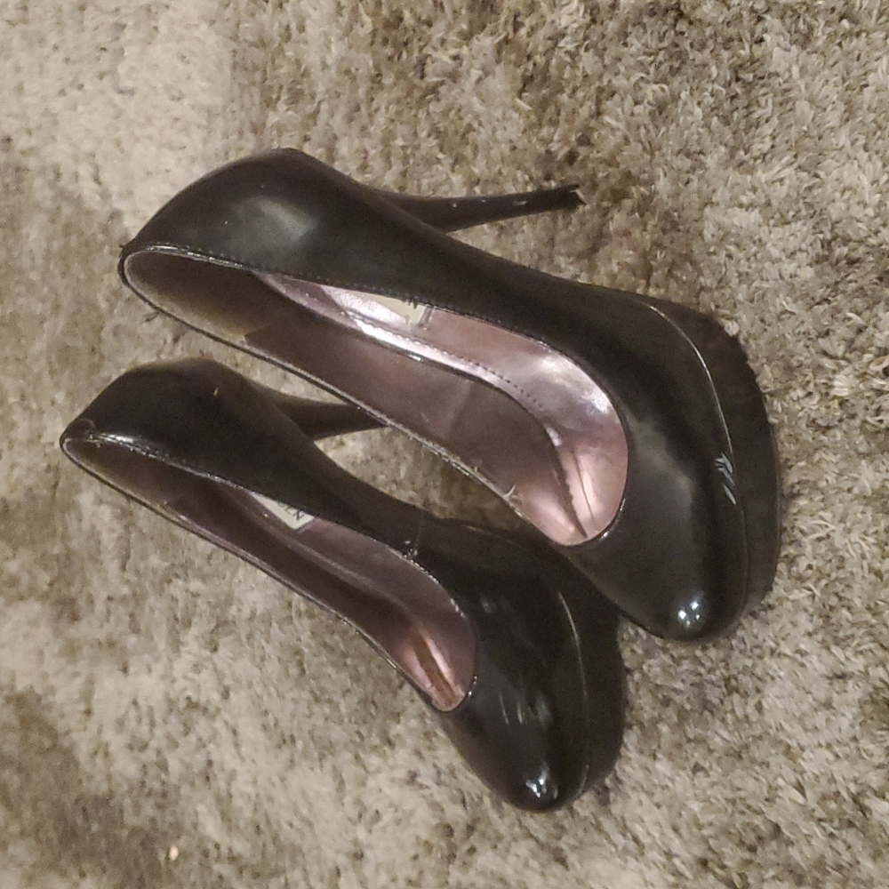 Heels - Picture 2 of 4